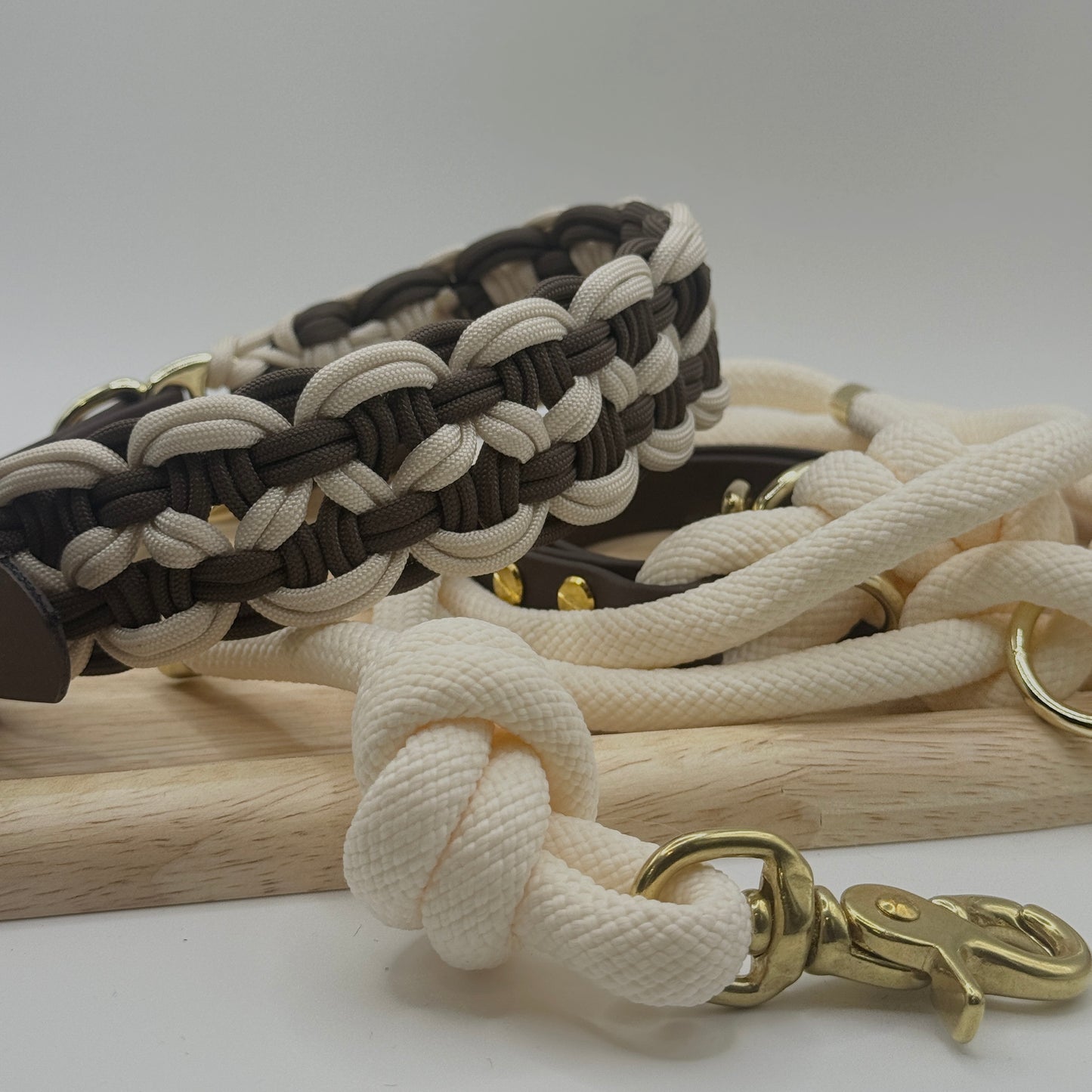 Paracord Halsband Mira Brown