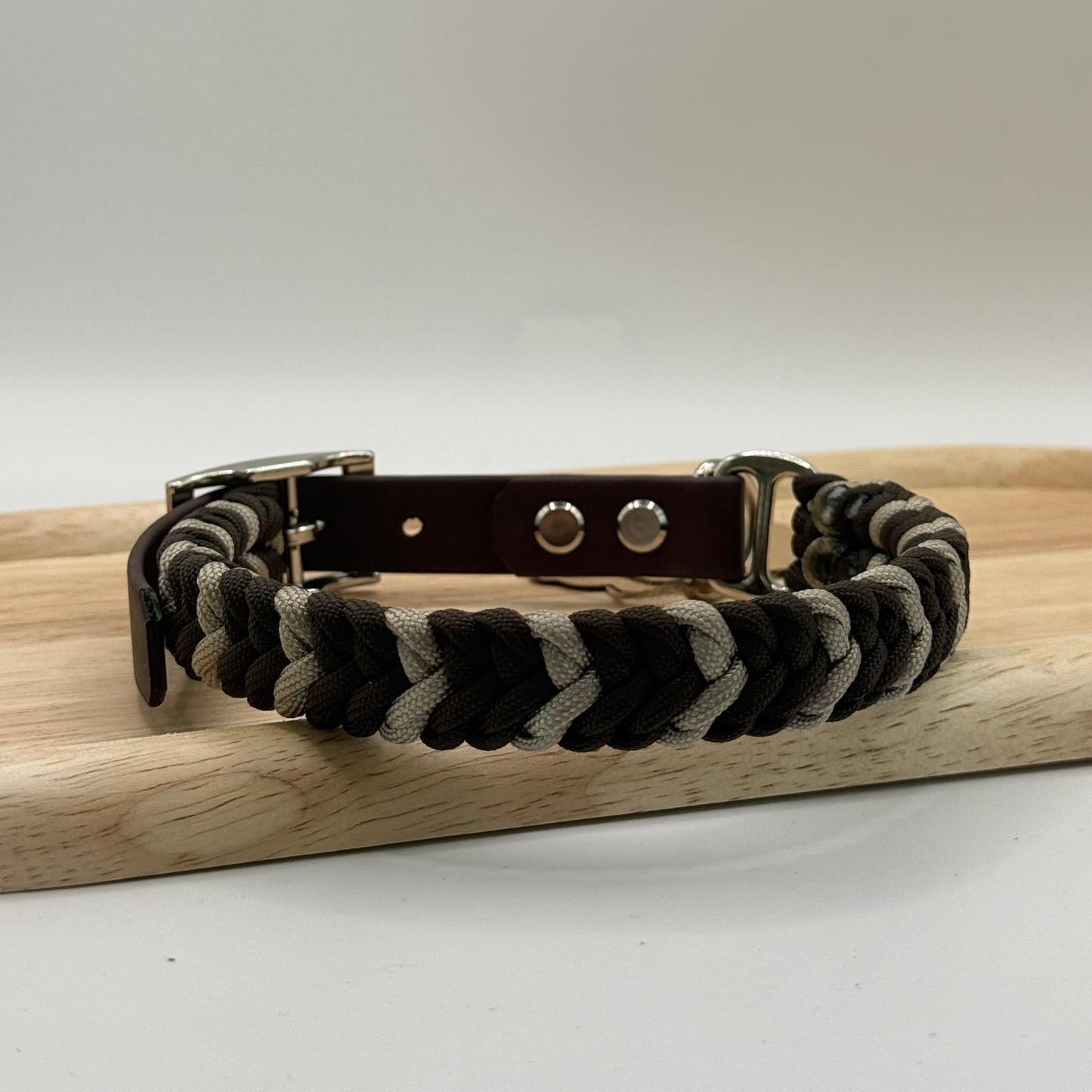 Paracord Halsband Dunkelbraun